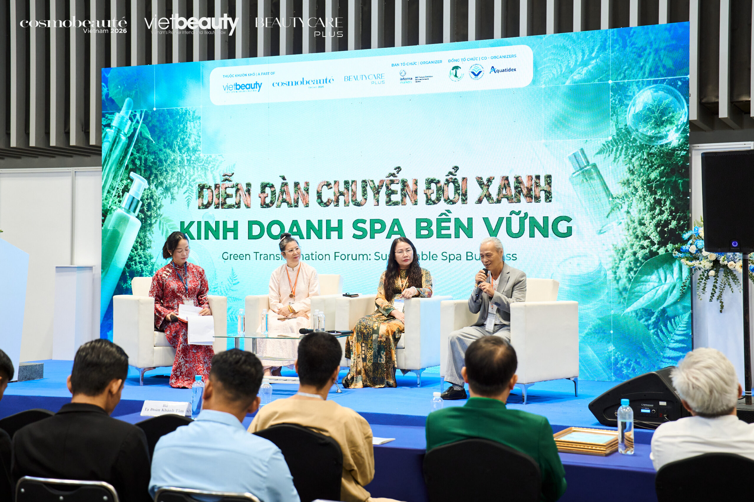 The panel discussion at the “Green Transformation – Sustainable Spa Business” Forum, where experts shared practical solutions for green transformation, operational optimization, and building a sustainable spa model.